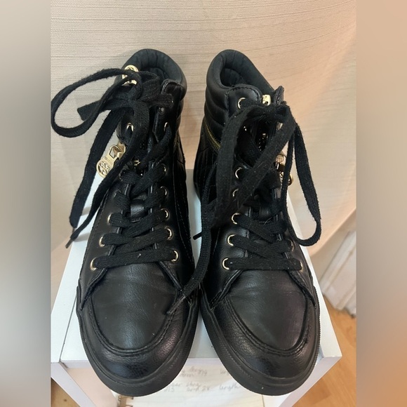 Black Guess women’s high top sneaker gold zipper accent size 6.5 - Picture 3 of 7